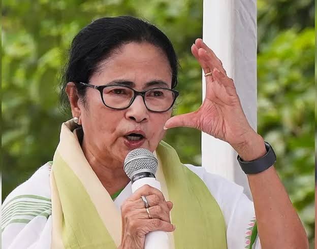 'केंद्र सरकार नाम तय नहीं कर सकती': ऑपरेशन सिंदूर डेलिगेशन में टीएमसी का प्रतिनिधित्व नहीं होने पर ममता बनर्जी